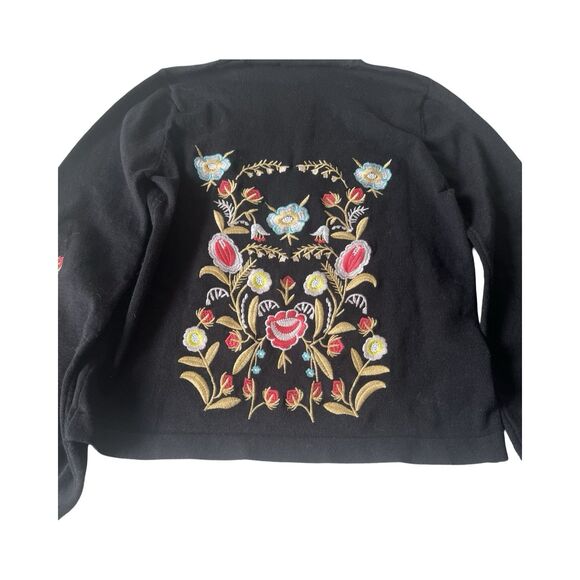 Zara Trafaluc Woman’s M Floral  Embroidered Sweater‎ Bell Sleeves - Picture 2 of 5
